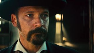 98. Великолепная семерка (2016)