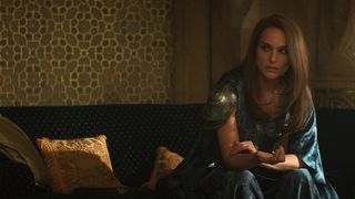 76. Тор 2: Царство тьмы (2013)