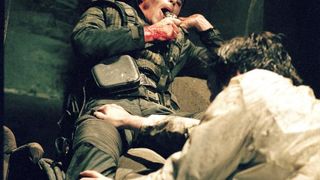 103. Обитель зла (2002)