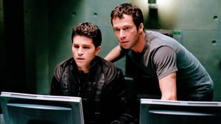 13. Обитель зла (2002)