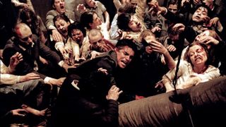 27. Обитель зла (2002)