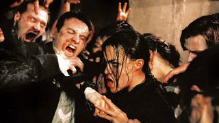 33. Обитель зла (2002)