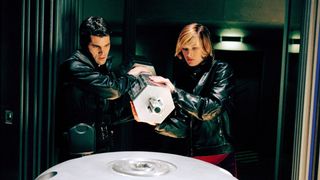 37. Обитель зла (2002)