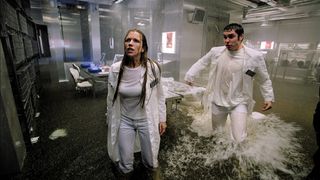 47. Обитель зла (2002)