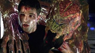 63. Обитель зла (2002)