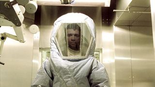 73. Обитель зла (2002)