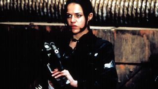 77. Обитель зла (2002)