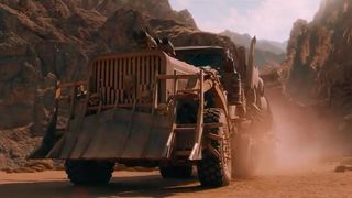 142. Безумный Макс: Дорога ярости (2015)