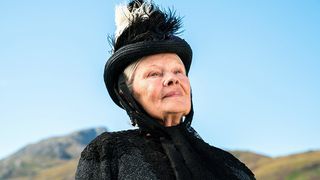 15. Виктория и Абдул (2017)