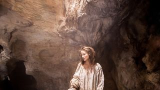 21. Он – дракон (2015)