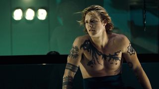 75. На гребне волны (2015)