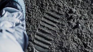 42. Человек на Луне (2018)