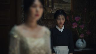 83. Служанка (2016)