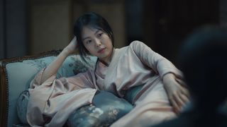 96. Служанка (2016)