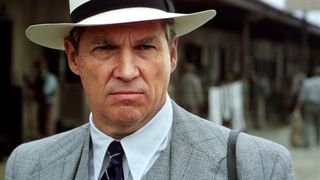 98. Фаворит (2003)