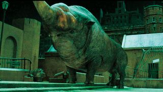 38. Фантастические твари и где они обитают (2016)