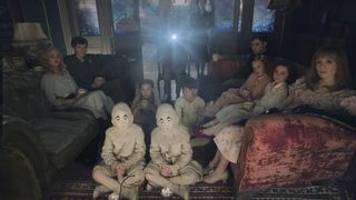 9. Дом странных детей Мисс Перегрин (2016)