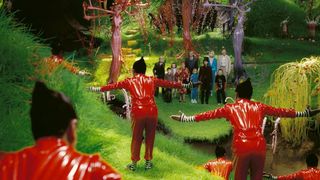 18. Чарли и шоколадная фабрика (2005)