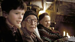 21. Чарли и шоколадная фабрика (2005)