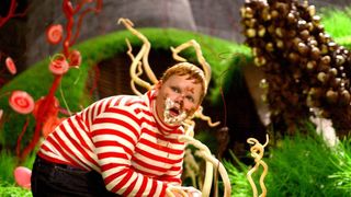 36. Чарли и шоколадная фабрика (2005)