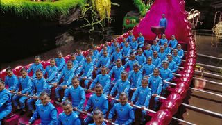 49. Чарли и шоколадная фабрика (2005)