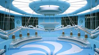 56. Чарли и шоколадная фабрика (2005)