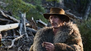 2. Строго на запад (2015)
