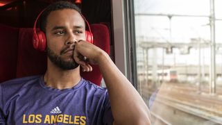 16. Поезд на Париж (2018)