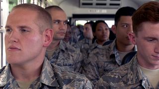 19. Поезд на Париж (2018)