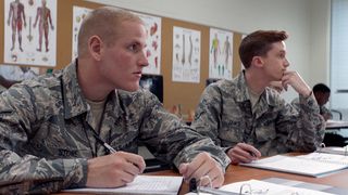 45. Поезд на Париж (2018)