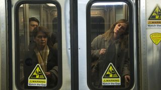 33. Девушка в поезде (2016)