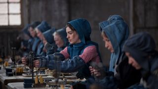 15. Отверженные (2012)