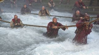 19. Отверженные (2012)