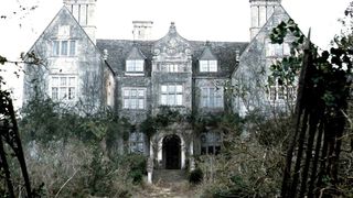 35. Женщина в черном (2012)