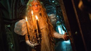 6. Багровый пик (2015)