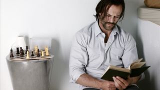 10. Револьвер (2005)