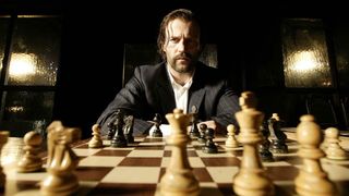 27. Револьвер (2005)