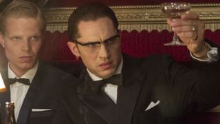 22. Легенда (2015)