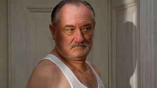 27. Огни притона (2011)