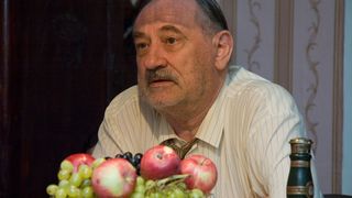 39. Огни притона (2011)