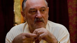 49. Огни притона (2011)