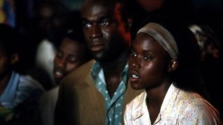 2. Отстреливая собак (2005)