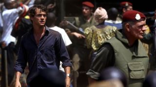 9. Отстреливая собак (2005)