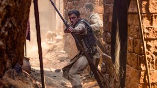 36. Робин Гуд: Начало (2018)