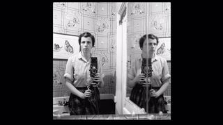 13. В поисках Вивиан Майер (2013)