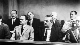 25. 12 разгневанных мужчин (1957)