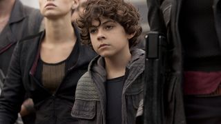 23. Дивергент, глава 2: Инсургент (2015)