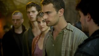 28. Дивергент, глава 2: Инсургент (2015)