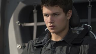 14. Дивергент, глава 3: За стеной (2016)