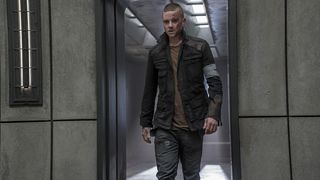 22. Дивергент, глава 3: За стеной (2016)